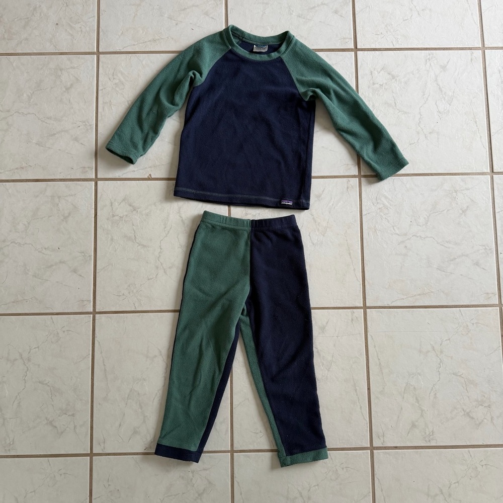 Patagonia Baby Micro D Fleece Crew and Bottoms Toddler (size 4T)